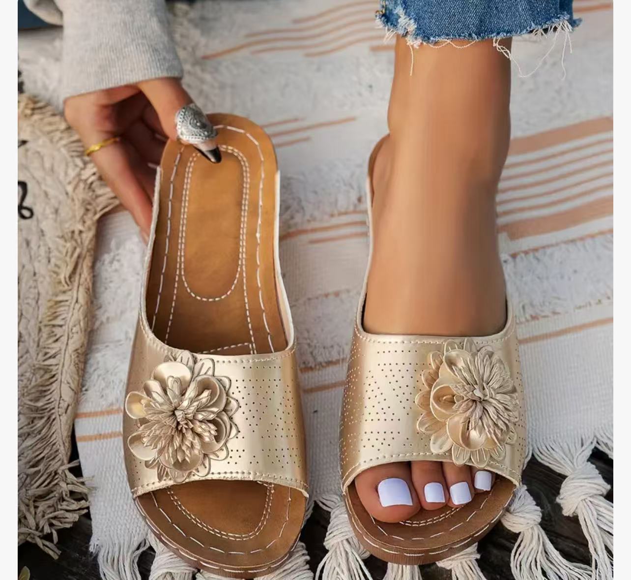 【36~44】2025 Papuci de damă cu talpă groasă