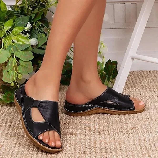 【Najlepiej sprzedające się buty damskie w nowym stylu】【35-43】Nowe letnie modne wygodne damskie skórzane sandały domowe kapcie na zewnątrz