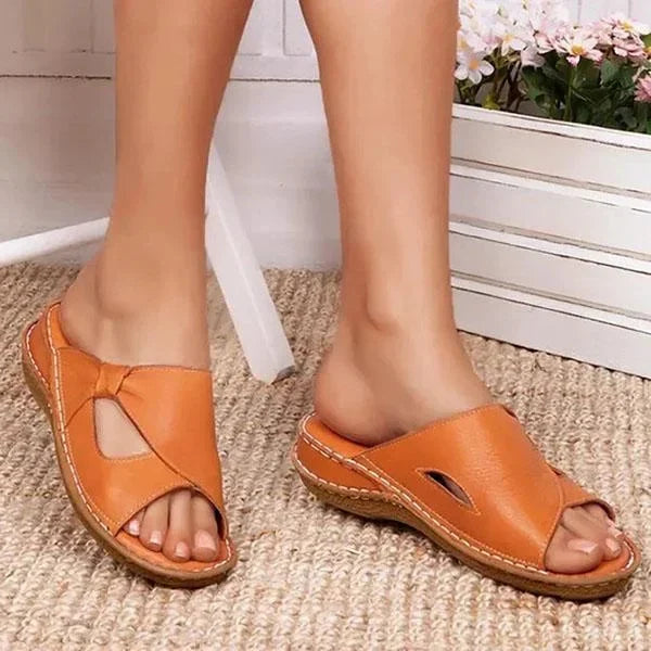 【Najlepiej sprzedające się buty damskie w nowym stylu】【35-43】Nowe letnie modne wygodne damskie skórzane sandały domowe kapcie na zewnątrz