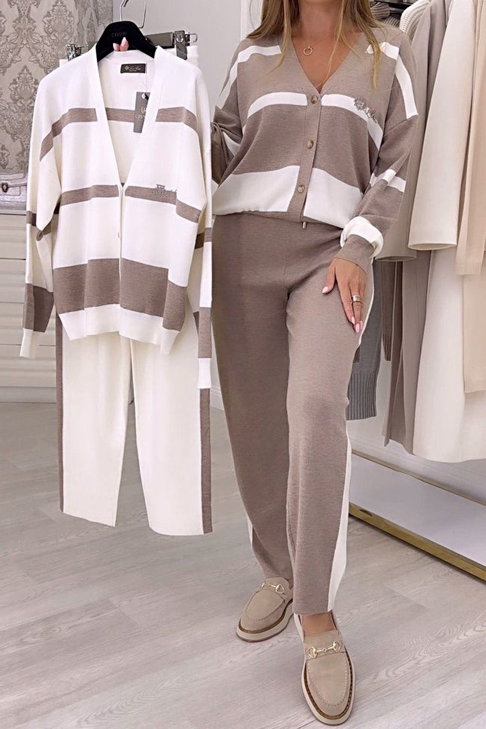 🔥Új őszi-téli szezon, kiváló minőségű és divatos kötött szett, kényelmes és sokoldalú.