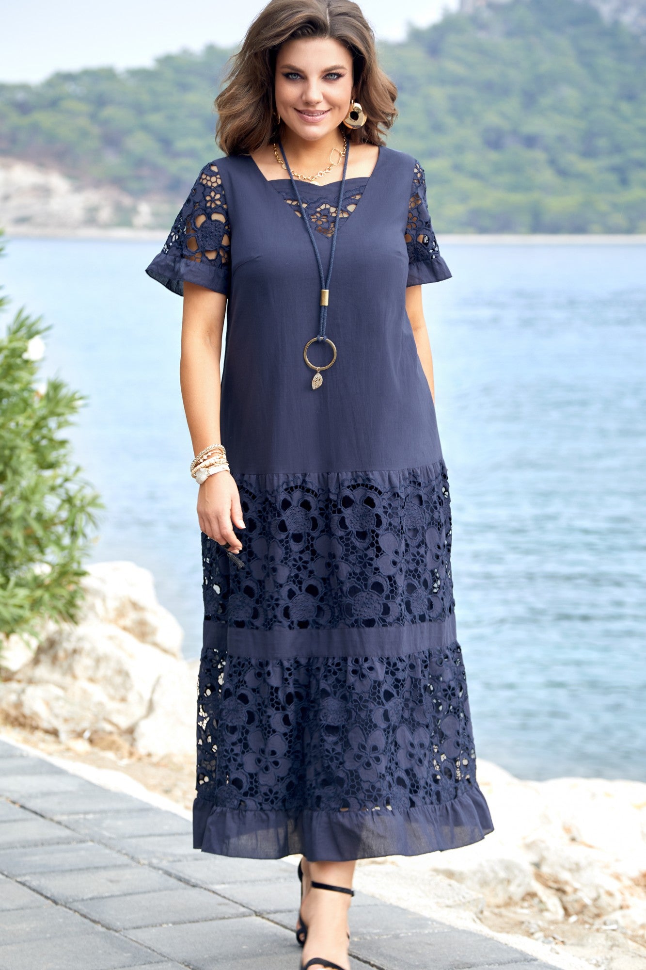 ⏰💥【Výprodej konce sezóny】【S-5XL】 2026 Nové módní elegantní šaty s dutou krajkou, ležérní a všestranné-